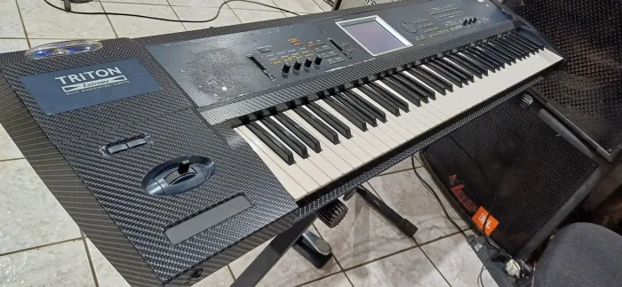 Korg Triton Extreme - Teclado Workstation/Sampler