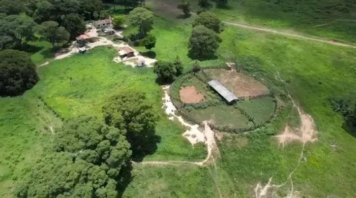 VENDO FAZENDA PANTANAL POCONÉ 4.263 HAC