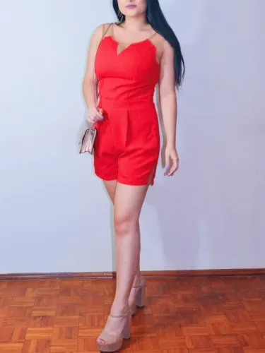 Macaquinho vermelho curto elegante decote V transparência 