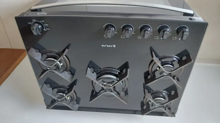 ?Fogão Atlas 5 bocas com mesa de vidro ? moderno, potente, bivolt (aceito negociação)? <br>