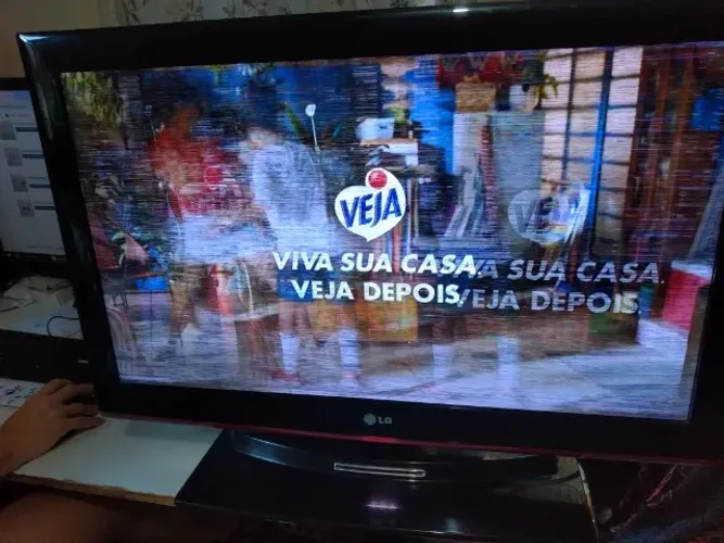 TV LED 32" LG Infinita Full HD 3 HDMI 32LE4600 Com defeito
