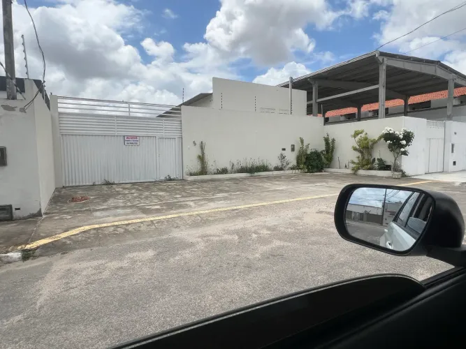 Alugo espaço, com 700 mts