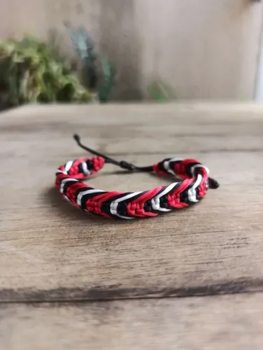 Pulseira macrame Trançada cobra coral
