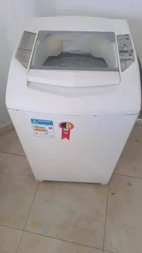 Vendo máquina de lavar roupa Brastemp 8kg Voltagem 220 entrego instalada com garantia.