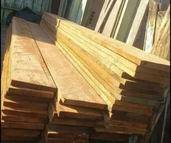 Tábua de azimbre pra caxaria de laje