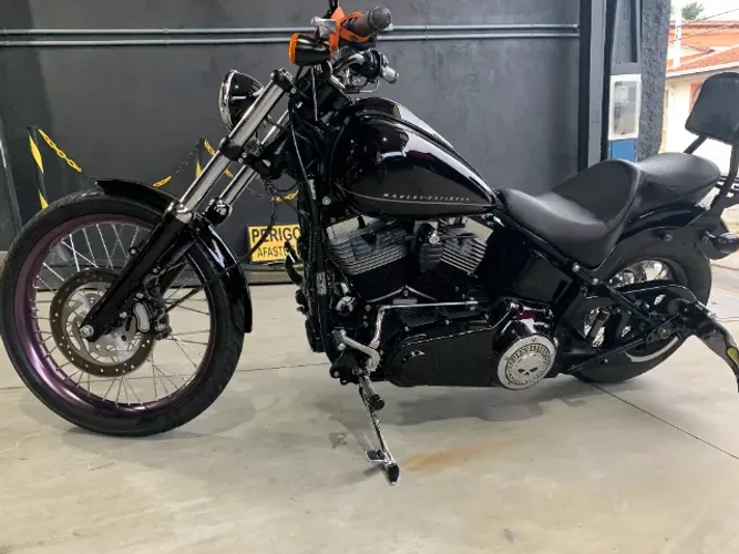 Vendo/Troco Harley Softwail Blackline FXS 2013 - 1600cc