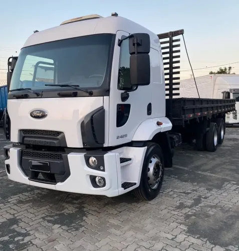 (Transferência de dívida urgente)Ford Cargo 2429 6x2 Truck carroceria 2015 