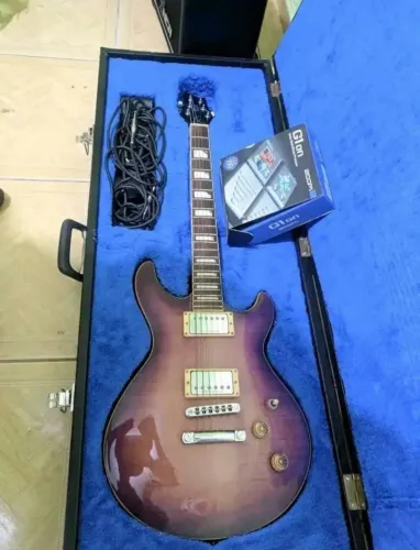 Guitarra Cort M600 com Case, Pedaleira, Ampli
