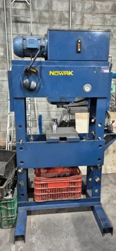 Prensa Hidráulica Industrial Nowak 60 toneladas 
