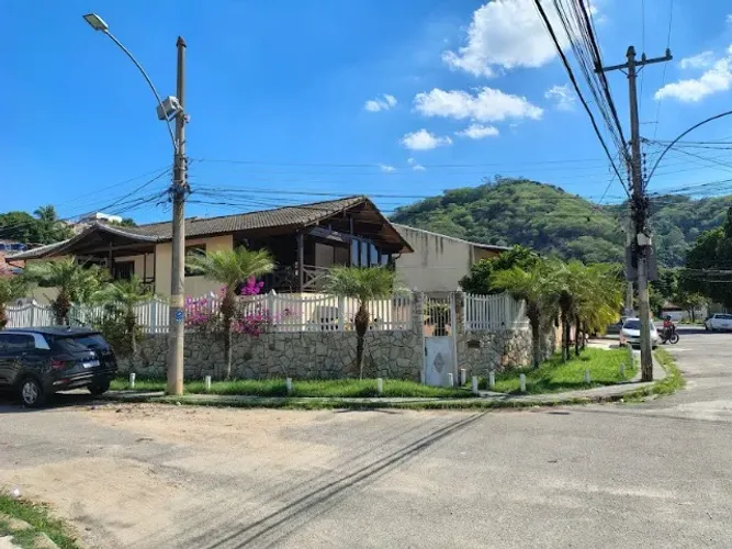 3 Qtos (1 suíte), Área Gourmet, Piscina, Vaga para 10 Carros, Prox. ao Congresso do Chopp