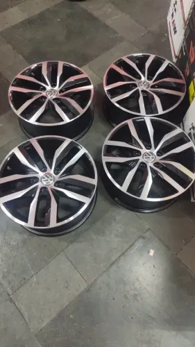 jogo de rodas golf 17x7 5x112 et49 preta diamantada seminova