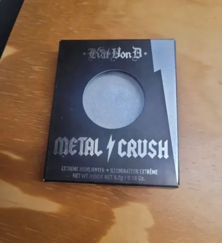 iluminador kvd metal crush stephonik