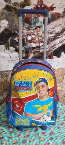 Mochila de rodinha do Lucas Neto