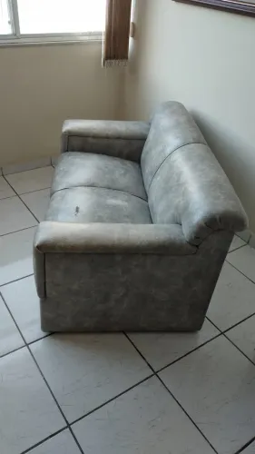 Sofá 2 lugares em couro