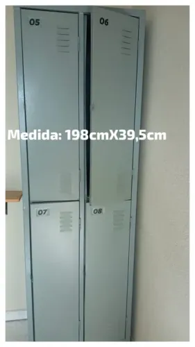 Armário de Metal com 4 Portas