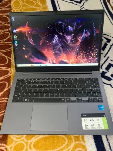 NOTEBOOK SAMSUNG BOOK I3 11° SEMI NOVO,04GB RAM,SSD 120GB,GHZ 4.10,NEGOCIÁVEL