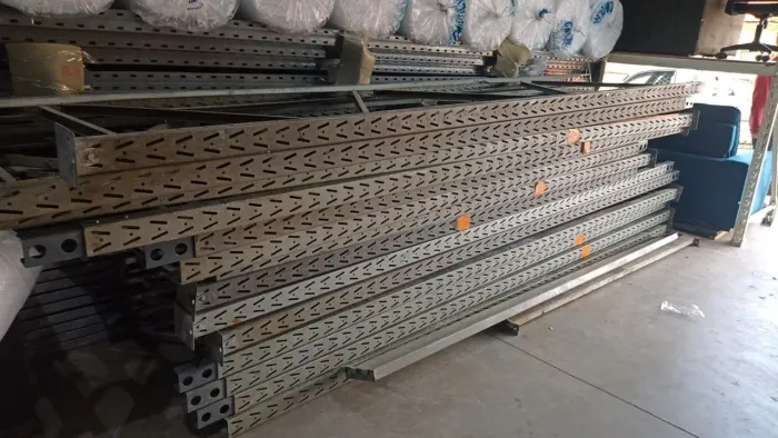ESTRUTURA DE PORTA PALETES USADOS 2,30x100