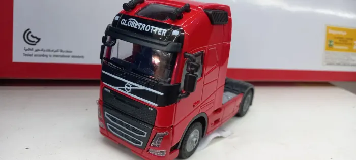 Caminhão Globetrotter em escala 1/32