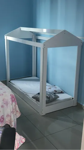 Cama montessesoriana infantil branca