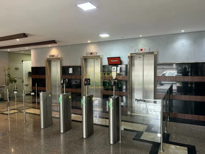 Conjunto comercial em andar alto, metrô Hospital São Paulo, linhas de ônibus, próximo de h