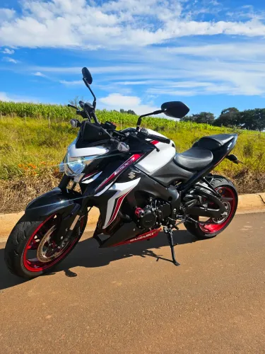 GSX S1000 AZ (EDIÇÃO ESPECIAL)