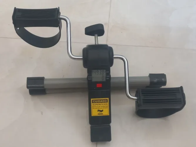 MINI BIKE PARA EXERCÍCIOS E ARTICULAÇÃO DO JOELHO
