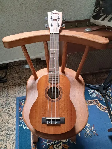 Vendo ukulele Shelby semi novo