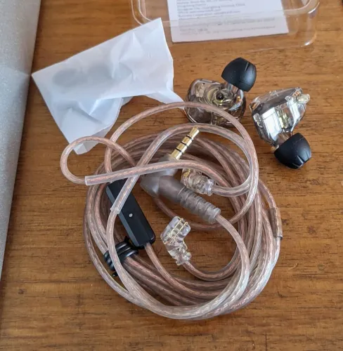 Kz edx lite com mic ?