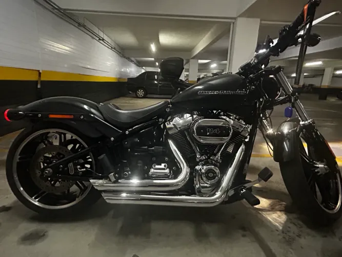 Harley Davidson breakout 2018