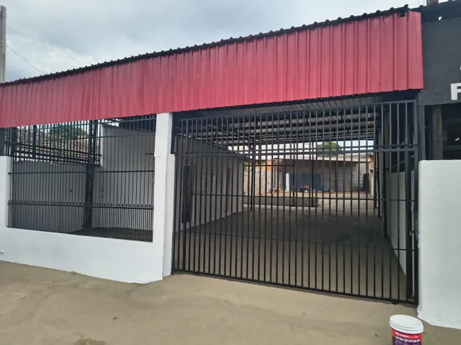 Imóvel comercial com terreno de 346,00 m2, cobertura de 130,00 m2 na Av. Mario de Menezes.