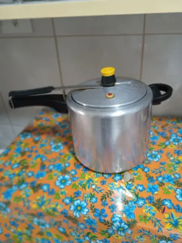 Panela de pressão Rochedo 7litros