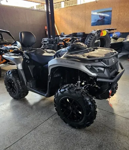Quadriciclo CAN AM BRP Outlander XT 700