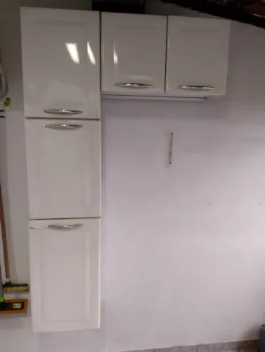 Armario de cozinha em ferro branco 5 portas