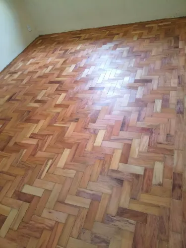 Restauração de piso em madeira tacos assoalho e decks em geral 