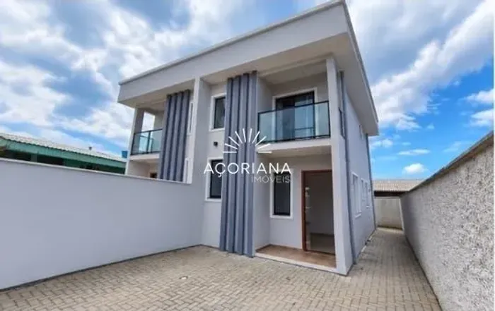 Casa para Locação no Rio Tavares com 2 Quartos, Sacada e Churrasqueira  80m²