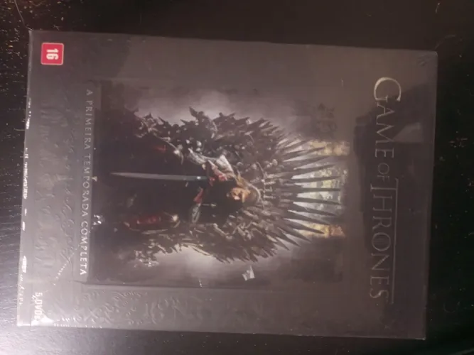 Primeira temporada de Game of Thrones completa LACRADA