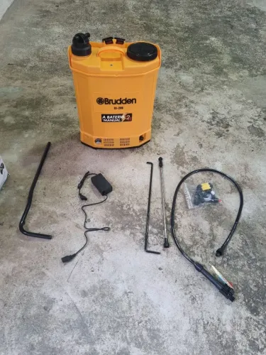 Pulverizador manual e a Bateria