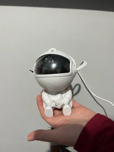 Projetor Astronauta Surreal?