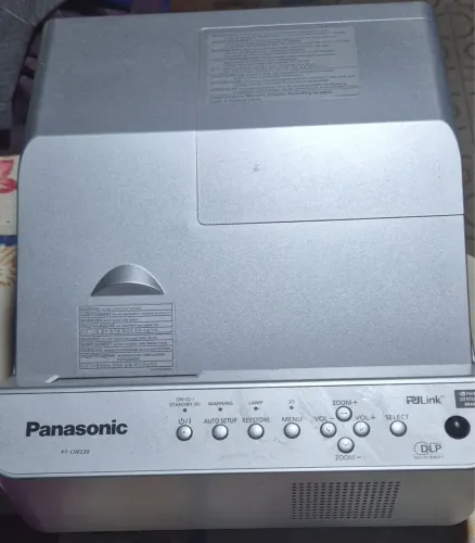 Vendo Projetor Panasonic CW230