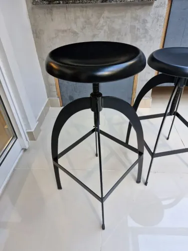 Banqueta Estilo Niemeyer Preto