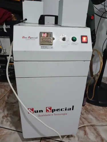 Máquina tira linha 