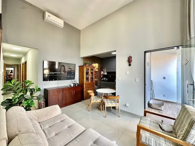 Casa com 3 Quartos à Venda, 180m²
