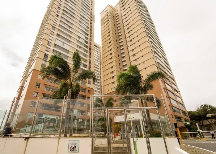 Apartamento Aluguel Porteira Fechada com 3quartos sendo 2suiteS tem 110m2 em Patamares-Sal