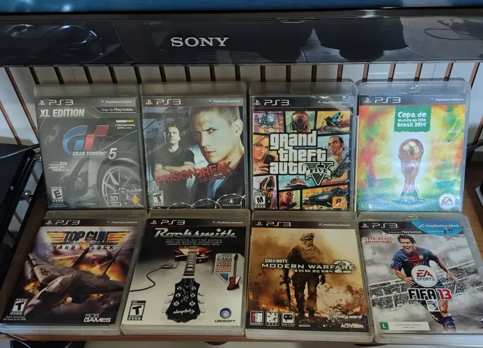 Playstation 3 Slim + 8 jogos + 1 controle