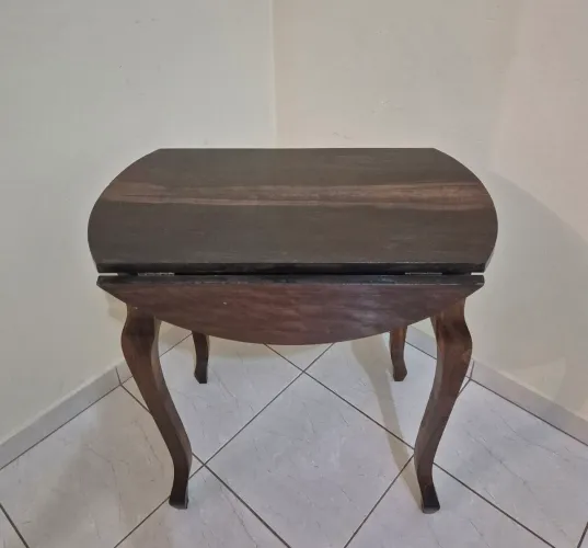 Mesa de madeira redonda dobrável