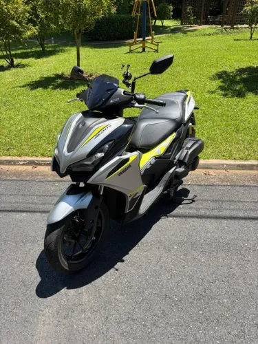 Moto muito nova