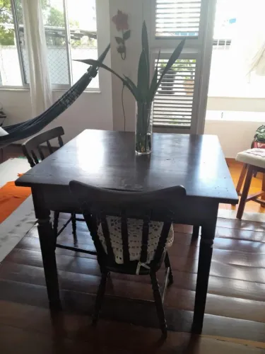 Mesa de jantar em Madeira de demolição Canela