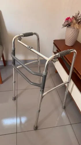 Andador 4 apoios