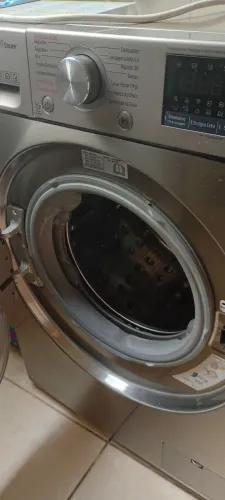 Máquina de roupa Lava e seca