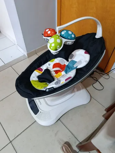 Cadeira de balanço mamaroo (4 moms)